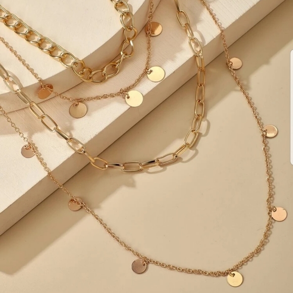 *Nevaria* Chain and Disc Layered Necklace - Picture 2 of 5